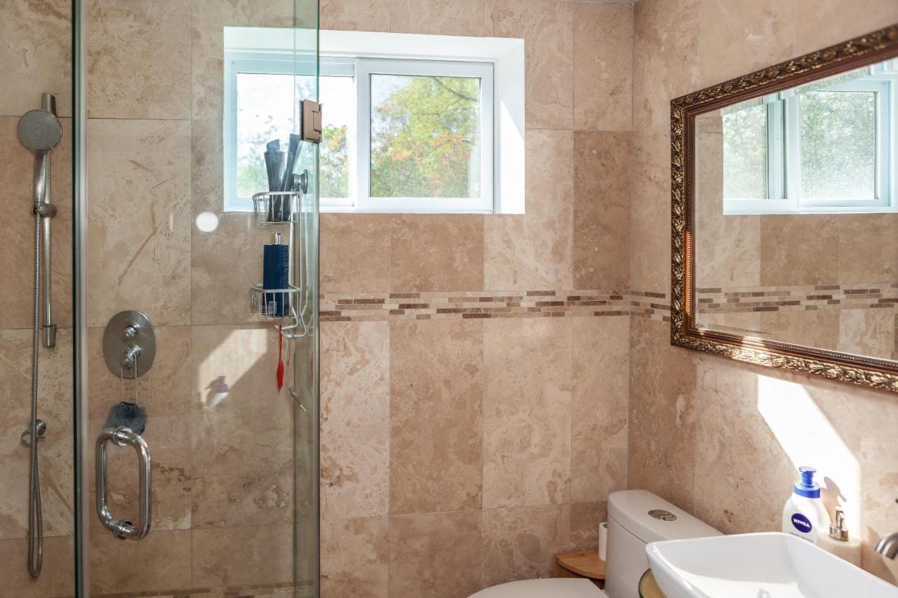 Nature Oasis Bar Room Dundas Екстериор снимка