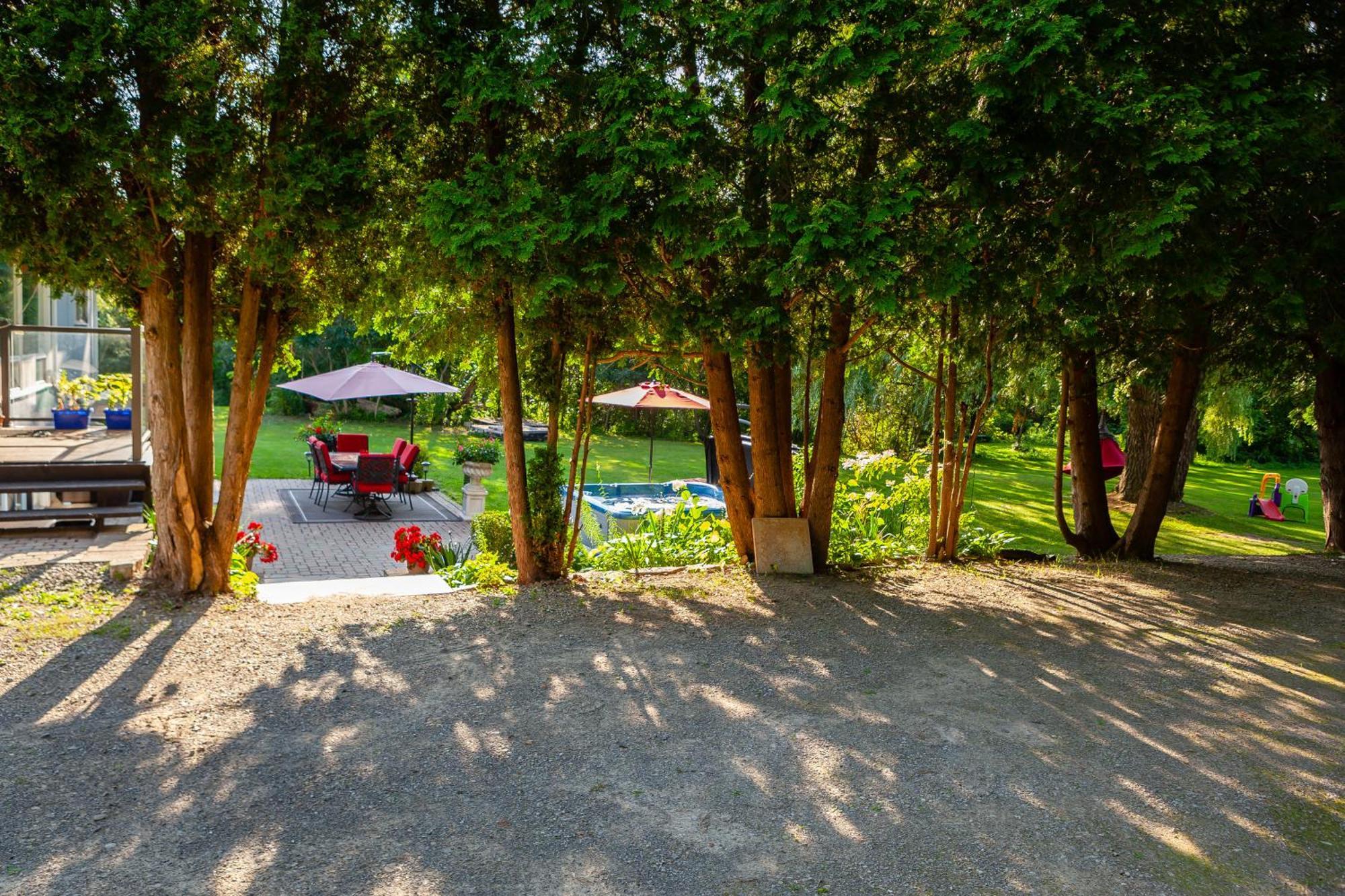 Nature Oasis Bar Room Dundas Екстериор снимка
